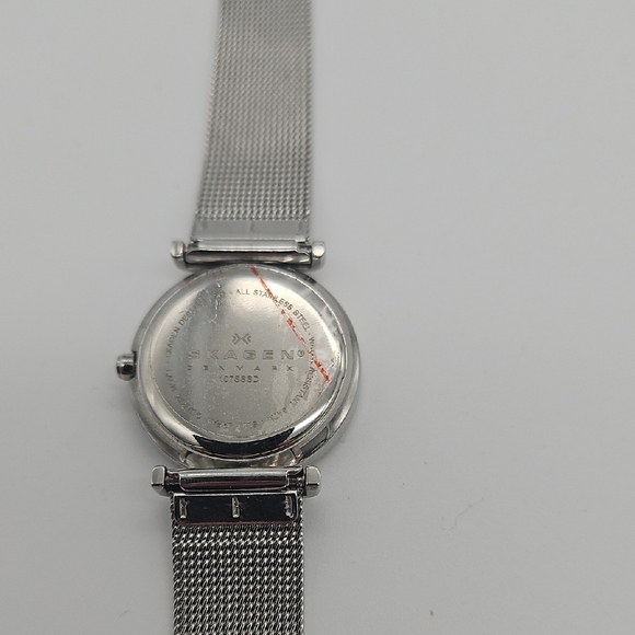 Skagen Silver Mesh Women's Watch - Picture 3 of 4